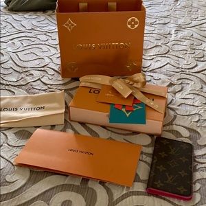 SOLD - Louis Vuitton iPhone X/XS folio (5.8)